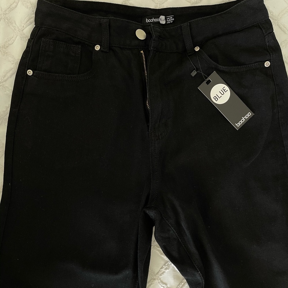 Boohoo Black high rise mom jeans